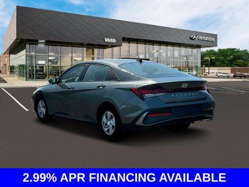 2025 Hyundai ELANTRA SE