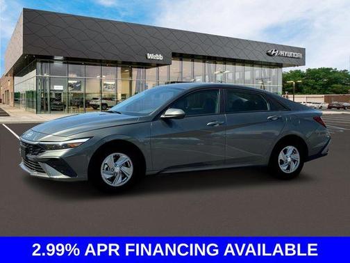 2025 Hyundai ELANTRA SE