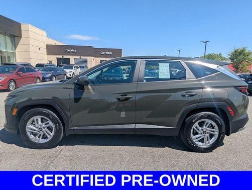 Green 2025 Hyundai TUCSON SE