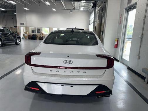 2022 Hyundai SONATA SEL