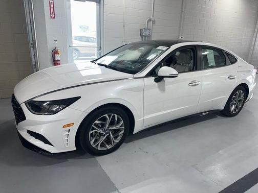 2022 Hyundai SONATA SEL