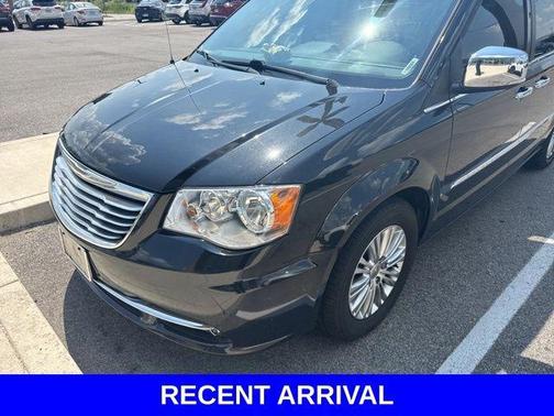 2016 Chrysler Town & Country Touring-L