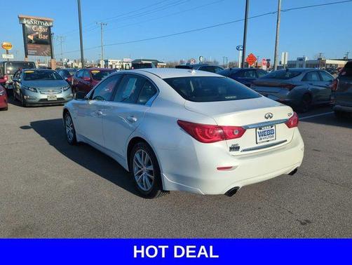 2015 INFINITI Q50 Base