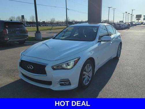 2015 INFINITI Q50 Base