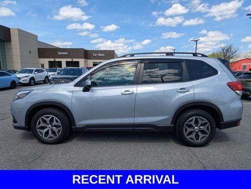 Ice Silver Metallic 2024 Subaru Forester Premium