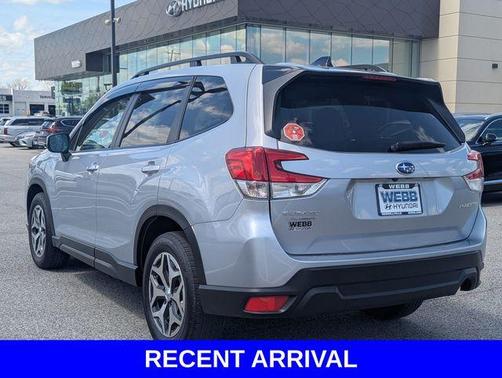 Ice Silver Metallic 2024 Subaru Forester Premium