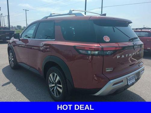 2024 Nissan Pathfinder SL