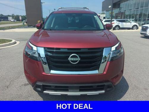 2024 Nissan Pathfinder SL
