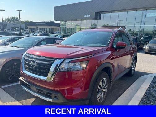 2024 Nissan Pathfinder SL