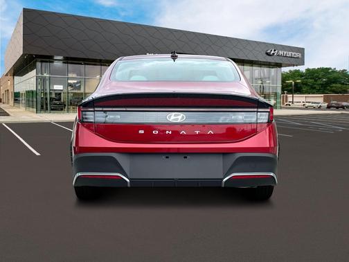2025 Hyundai SONATA SE