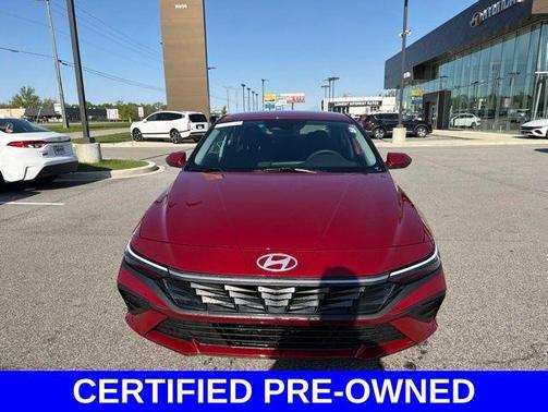 Red 2025 Hyundai ELANTRA SE