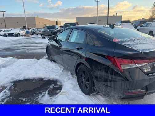 2023 Hyundai ELANTRA HEV Blue