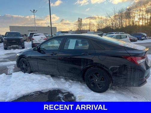 2023 Hyundai ELANTRA HEV Blue