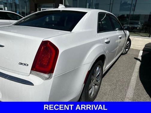 2016 Chrysler 300 Limited