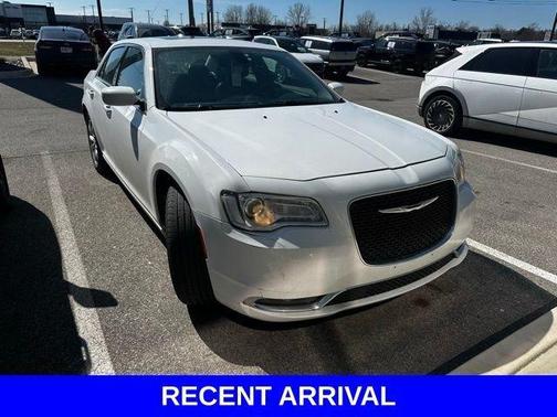 2016 Chrysler 300 Limited