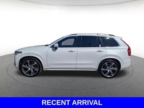 2019 Volvo XC90 T6 Momentum