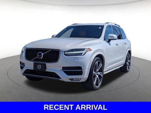 2019 Volvo XC90 T6 Momentum