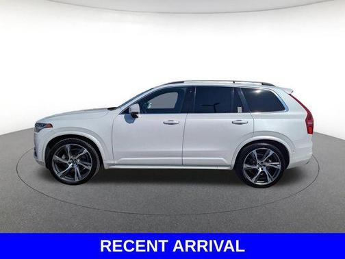 2019 Volvo XC90 T6 Momentum