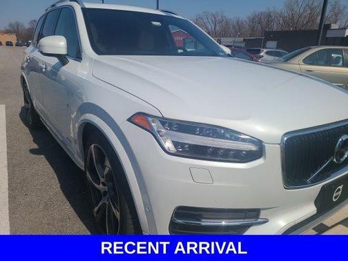 2019 Volvo XC90 T6 Momentum