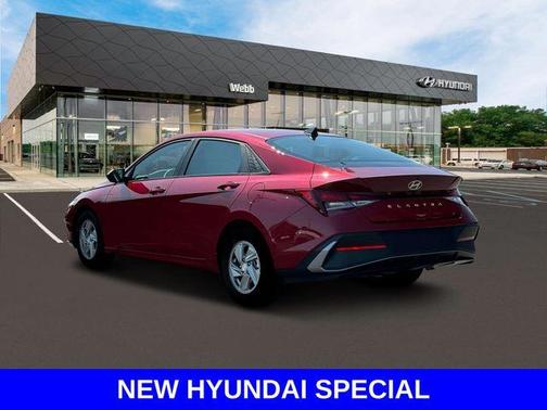2025 Hyundai ELANTRA SE