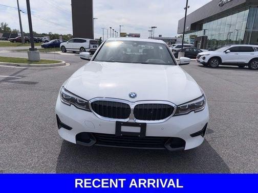 Alpine White 2022 BMW 330e xDrive