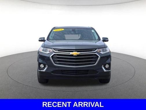 Graphite Metallic 2018 Chevrolet Traverse LT Cloth