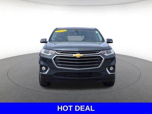 Graphite Metallic 2018 Chevrolet Traverse LT Cloth