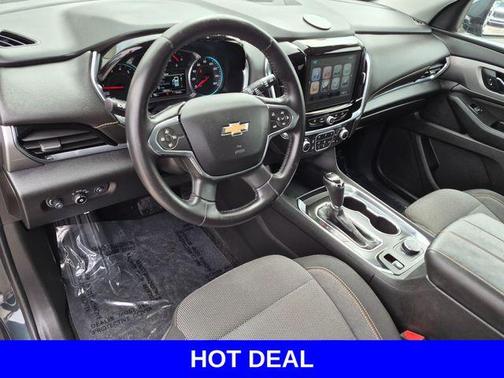 Graphite Metallic 2018 Chevrolet Traverse LT Cloth
