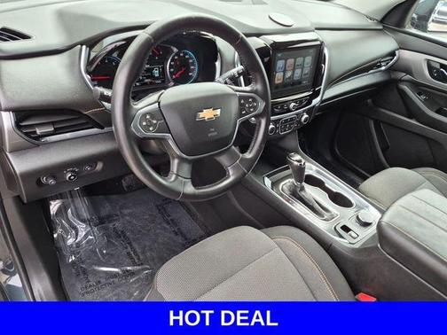 Graphite Metallic 2018 Chevrolet Traverse LT Cloth