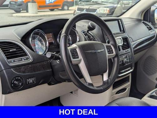 Cashmere / Sandstone Pearlcoat 2014 Chrysler Town & Country Touring