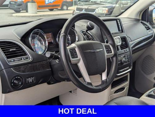 Cashmere / Sandstone Pearlcoat 2014 Chrysler Town & Country Touring