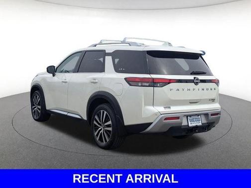 White 2023 Nissan Pathfinder Platinum