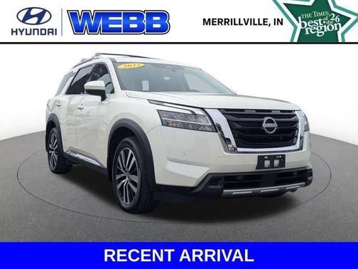 White 2023 Nissan Pathfinder Platinum