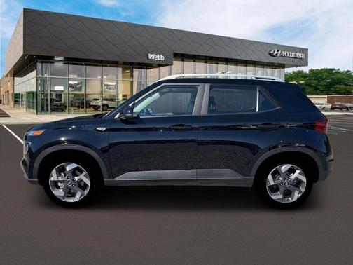 Onyx Black 2026 Hyundai VENUE SEL
