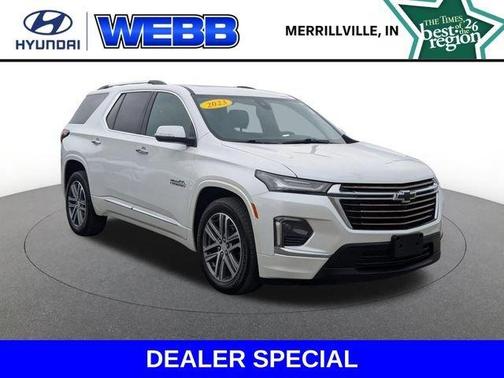 Iridescent Pearl Tricoat 2023 Chevrolet Traverse High Country