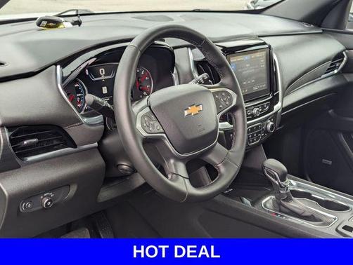 Iridescent Pearl Tricoat 2023 Chevrolet Traverse High Country