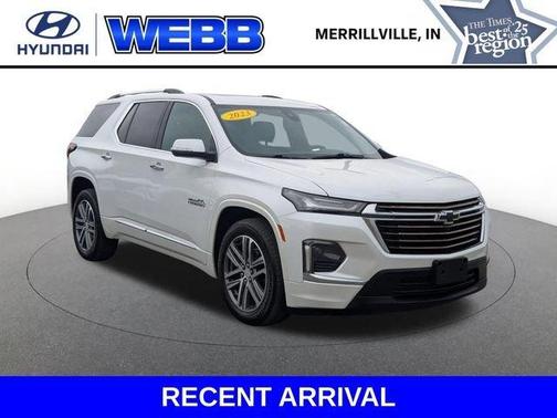 Iridescent Pearl Tricoat 2023 Chevrolet Traverse High Country