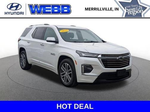 Iridescent Pearl Tricoat 2023 Chevrolet Traverse High Country