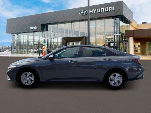 Gray 2026 Hyundai ELANTRA SE