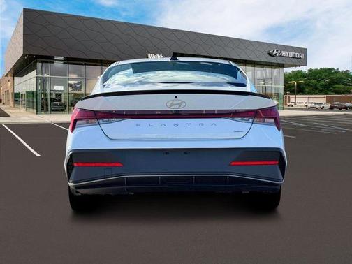 2025 Hyundai ELANTRA HEV SEL Sport