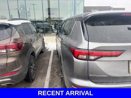 2022 Mitsubishi Outlander SE