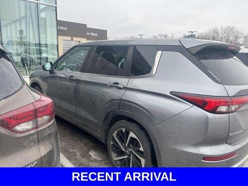 2022 Mitsubishi Outlander SE