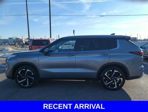 2022 Mitsubishi Outlander SE