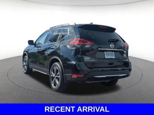Magnetic Black 2019 Nissan Rogue SV