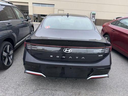 2024 Hyundai SONATA Hybrid Limited