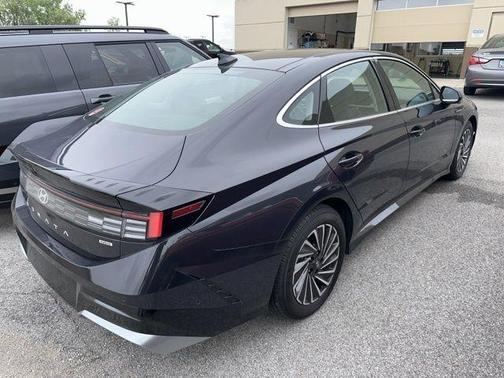 2024 Hyundai SONATA Hybrid Limited