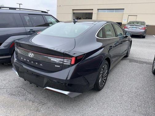 2024 Hyundai SONATA Hybrid Limited