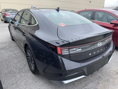 2024 Hyundai SONATA Hybrid Limited