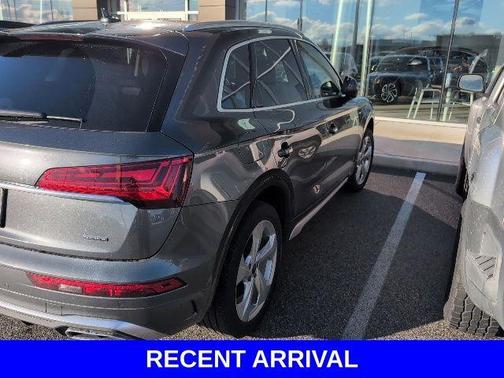2023 Audi Q5 45 S line quattro Premium