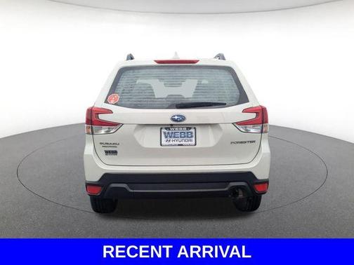 Crystal White Pearl 2021 Subaru Forester